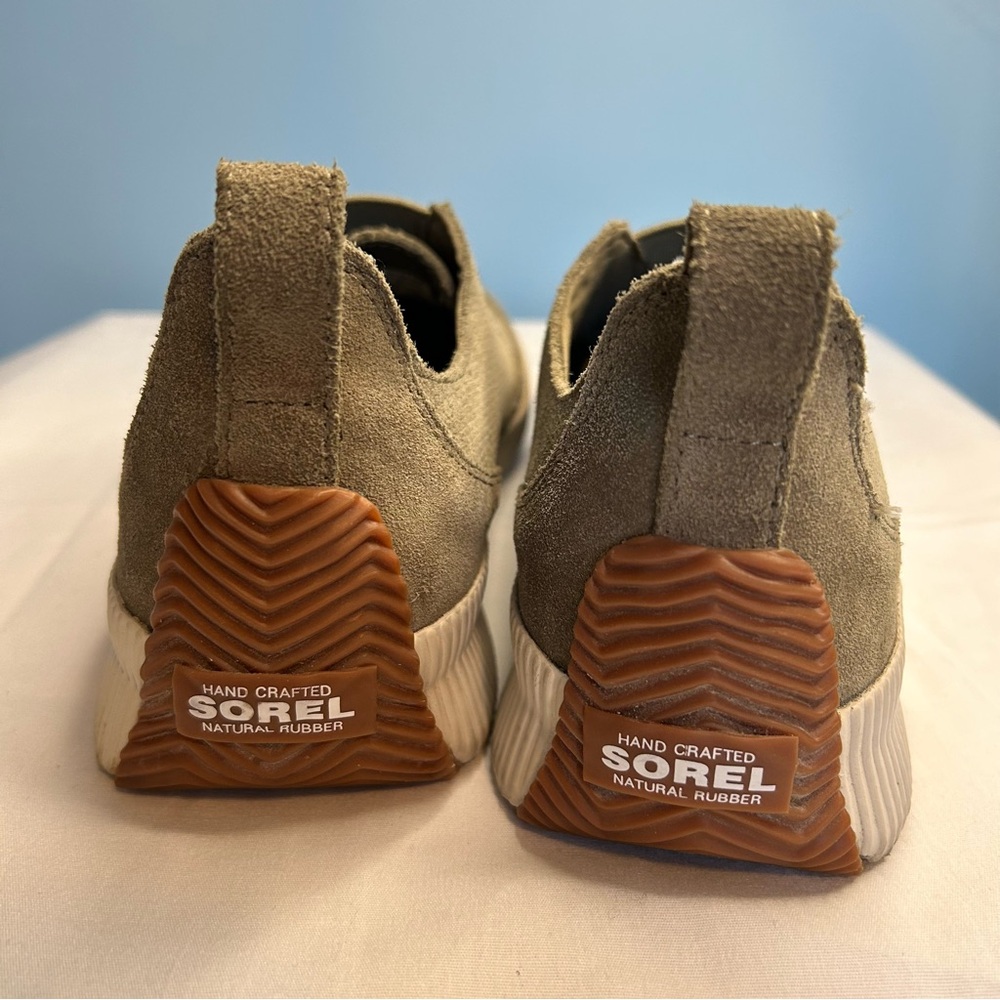 Sorel sage green size 9 slip on sneakers